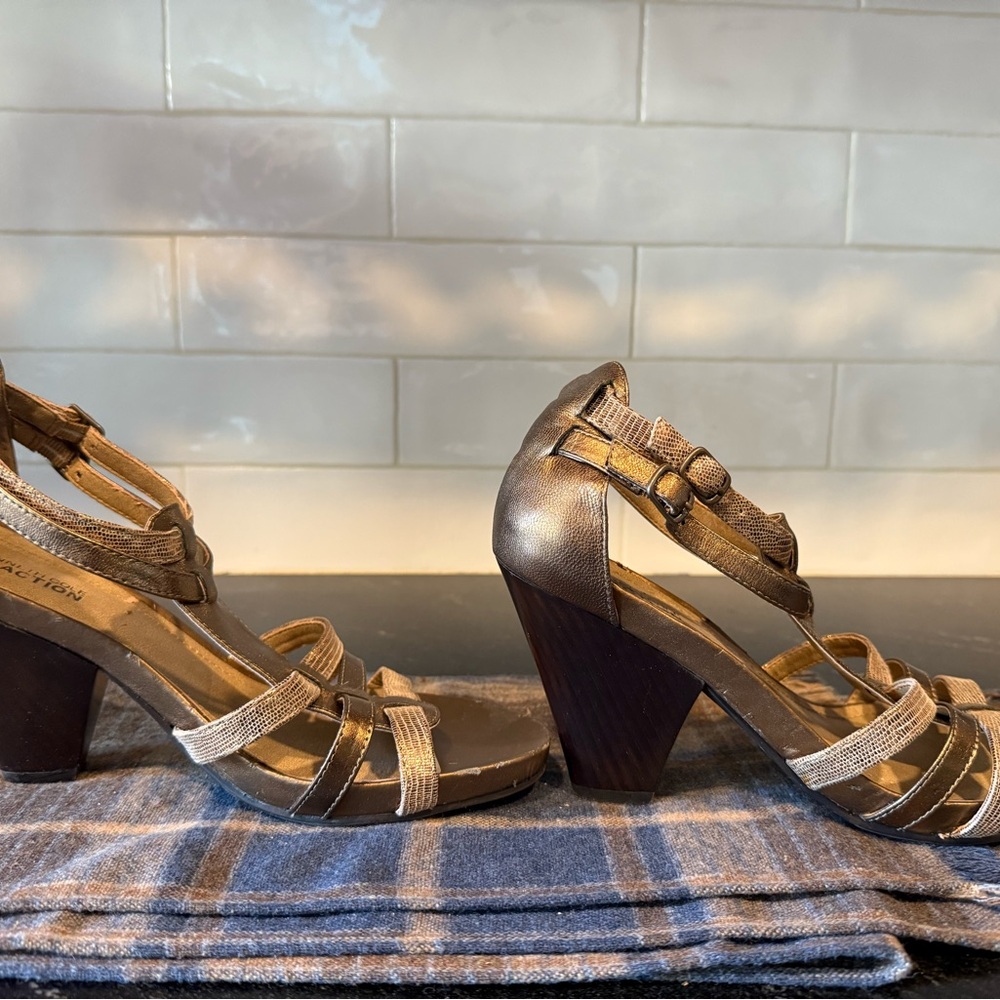 Kenneth Cole Reaction Brown Sandals Gladiator Style - Picture 5 of 5